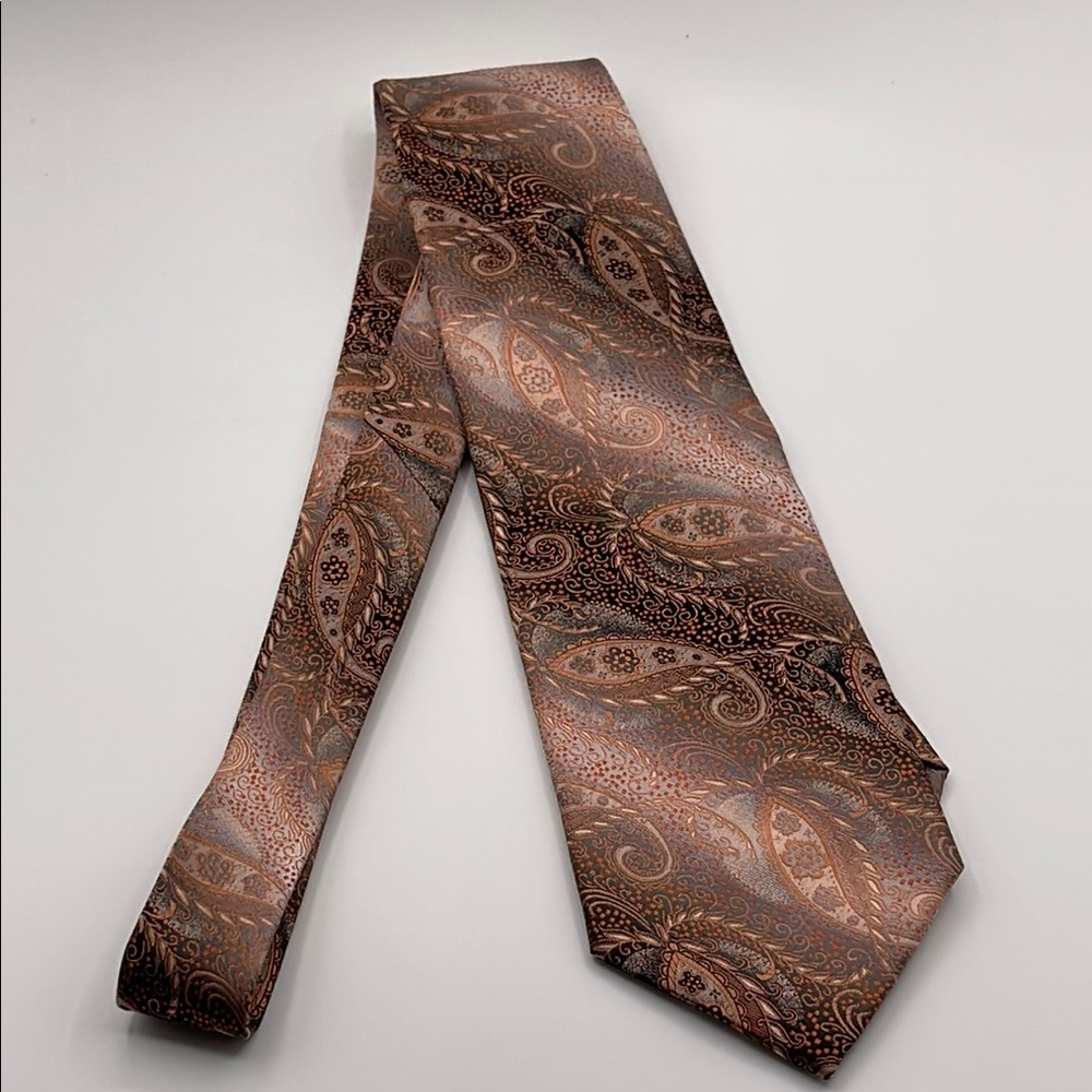 05.31.25_9_ Pronto Uomo Elegant Paisley Silk Tie
